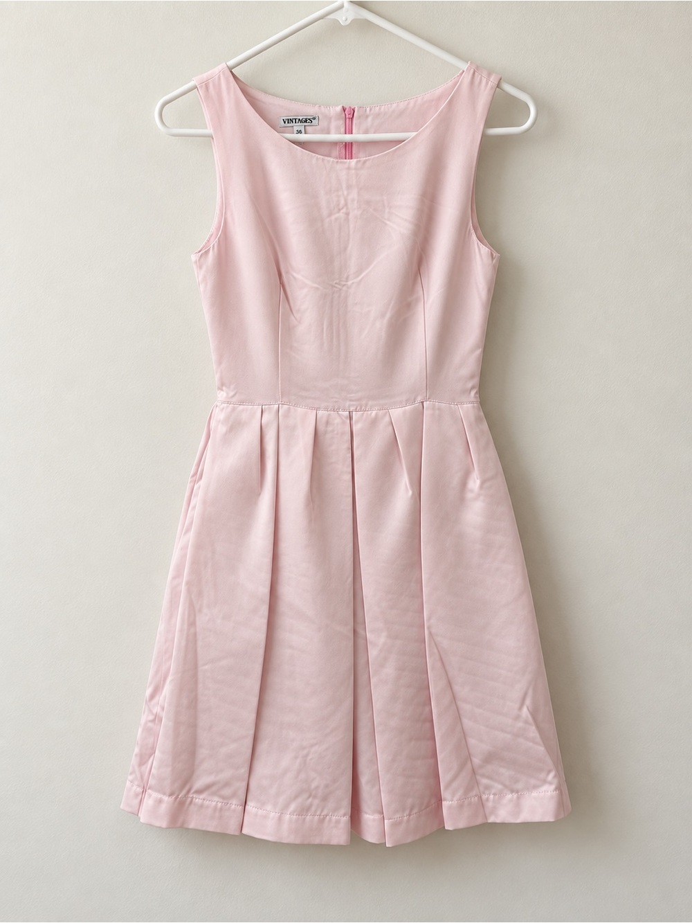 VINTAGES Blush Pink Sleeveless Pleated Dress Size 36